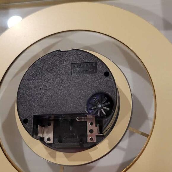 Vintage Hechinger mantle table shelf solid brass clock Cyma. Quartz movement - Picture 15 of 16